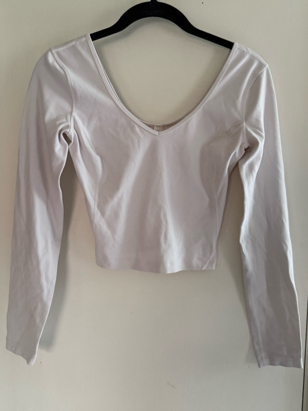 lululemon athletica White Scoop-Neck Long Sleeve Crop Top Size 2